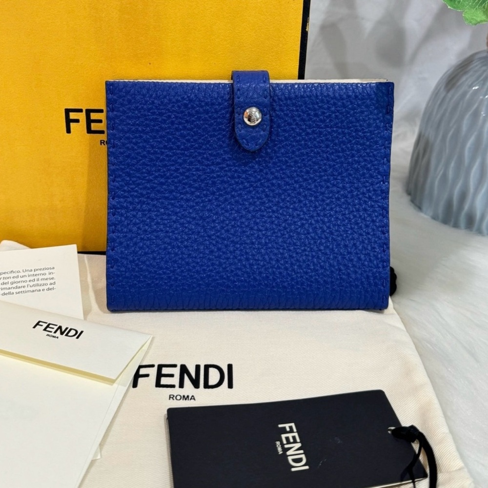 Fendi Blue Pebbled Leather weekly Small Agenda - Picture 14 of 16